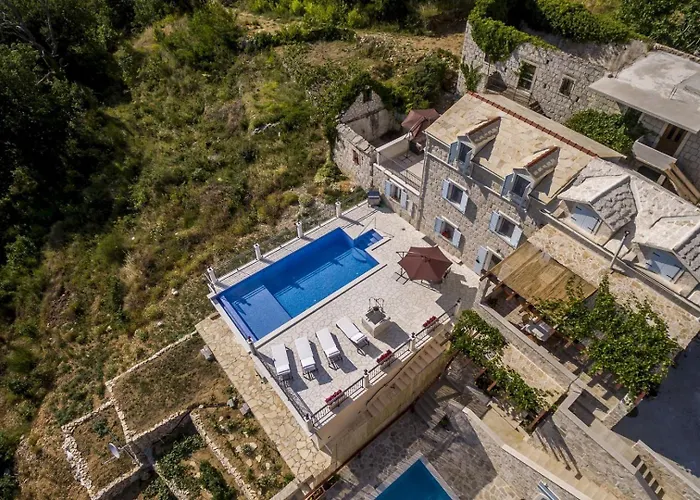 Βίλα Luxury Libar Near Split, Heated Pool *