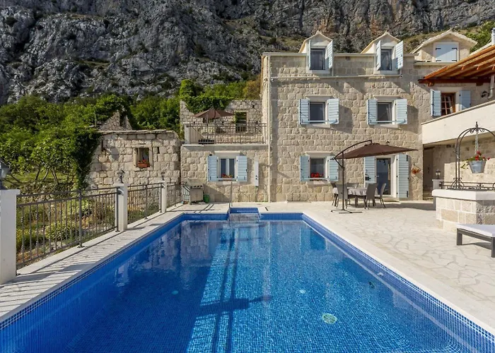 Βίλα Luxury Libar Near Split, Heated Pool