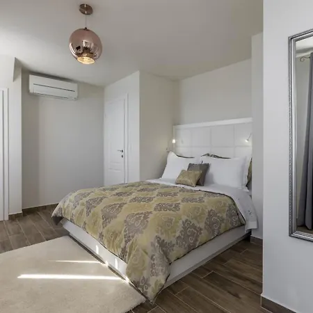 Luxury Libar Near Split, Heated Pool Villa *