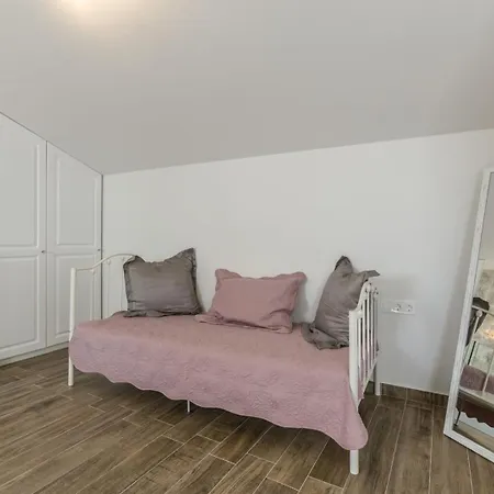 Villa Luxury Libar Near Split, Heated Pool Jesenice (Split-Dalmatia)