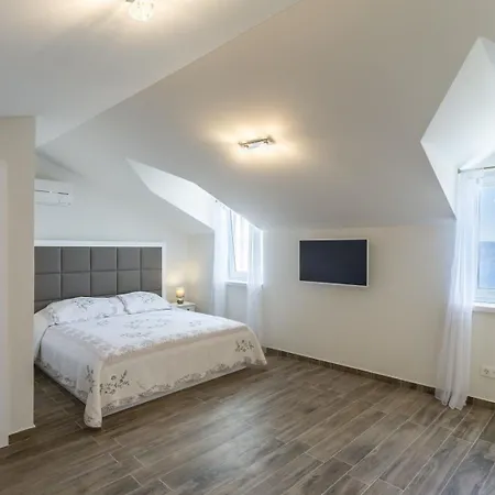 Luxury Libar Near Split, Heated Pool Villa