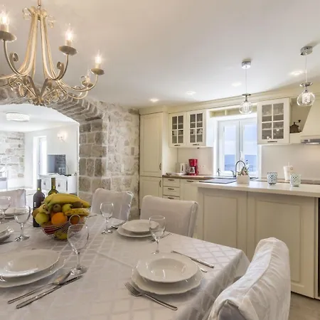 Luxury Libar Near Split, Heated Pool Villa Jesenice (Split-Dalmatia)