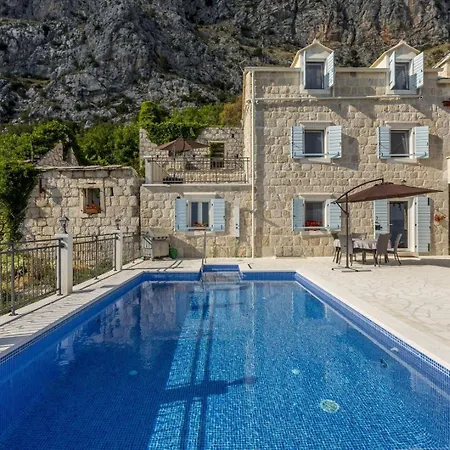 Villa Luxury Libar Near Split, Heated Pool